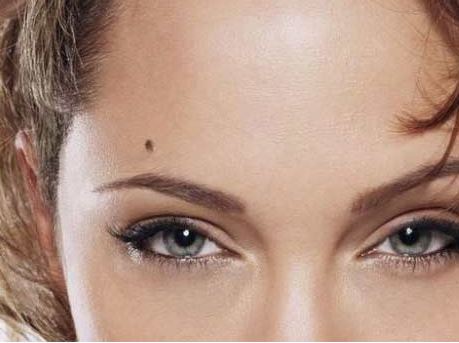 Forehead mole : शरीर पर इस जगह तिल होने पर कई गहरे राज छिपे है, अंगों पर निशान के बारे में जानिए