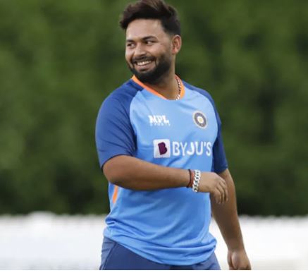 Rishabh Pant knee surgery : स्टार क्रिकेटर ऋषभ पंत ने मुंबई के अस्पताल में कराई घुटने की सर्जरी , सेहत में तेजी से हो रहा सुधार