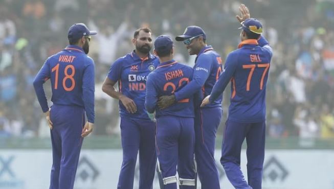 India and New Zealand: भारत ने न्यूजीलैंड को किया 108 रनों पर ऑल आउट, शमी ने चटकाए सबसे ज्यादा विकेट