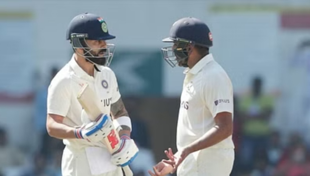 India and Australia: रोहित शर्मा और विराट कोहली कर रहे बल्लेबाजी, शतक के करीब पहुंचे हिटमैन