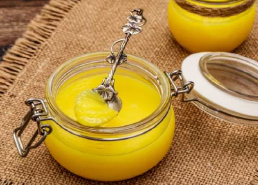 Desi Ghee Ke Totke : देसी घी का प्रयोग करने से घर में सकारात्मक ऊर्जा बढ़ेगी, सुख समृद्धि बढ़ने लगेगी