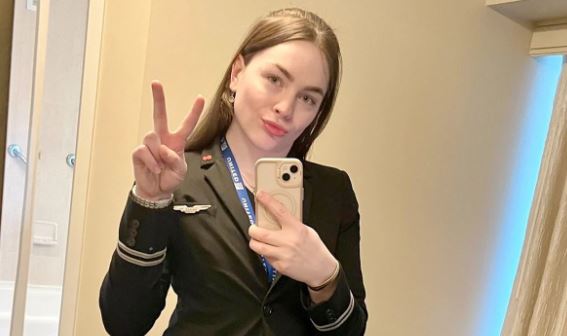 Transgender flight attendant Kayleigh Scott : इमोशल पोस्ट के बाद ट्रांसजेंडर फ्लाइट अटेंडेंट Kayleigh Scott ने दुनिया को कहा अलविदा