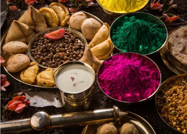 Holi health tips : होली में दबाकर खाने से पाचन की समस्या शुरू होती है, सेहत का रखें ख्याल