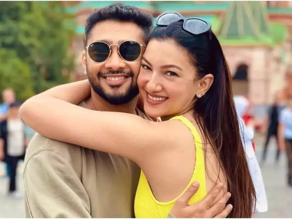 Gauhar Khan Pregnancy: जैद दरबार ने प्रेग्नेंट बीवी को दबाए पैर, वायरल हुआ वीडियो