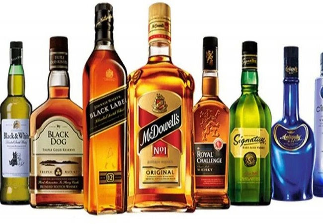 Liquor Price Hike : अंग्रेजी शराब के 85 रुपये तक बढ़े दाम, कुछ ब्रांड 20 रुपये तक हुई सस्ती