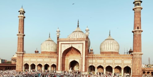 Eid-ul-Fitra 2023: देशभर में ईद का जश्न, मस्जिदों में नमाज पढ़ने के लिए भारी संख्या में भीड़ एकत्रित