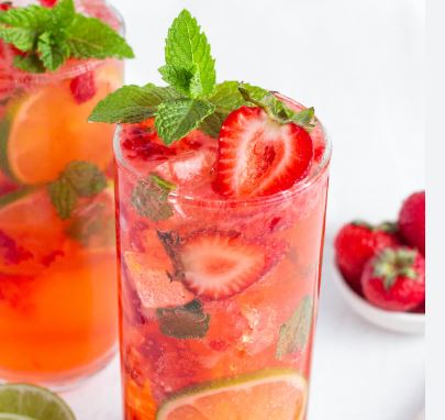 Strawberry mocktail : स्ट्रॉबेरी से घर में बनाएं ये टेस्टी टेस्टी मॉकटेल, मिनटों में होगा तैयार