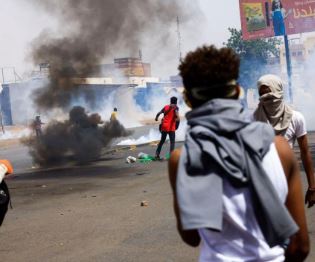 Sudan Crisis: सूडान में संघर्ष के बीच अब तक 200 लोगों की मौत, 1,800 घायल