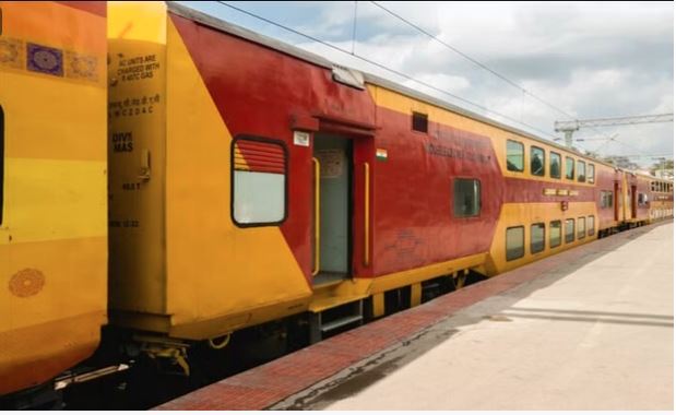 Indian Railways Refund Rules : नहीं चले ट्रेन में AC, तो भारतीय रेलवे देगा रिफंड, जानिए नियम