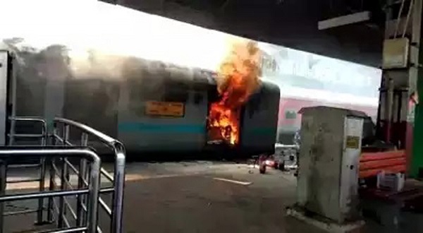 Three people were burnt alive in a moving train