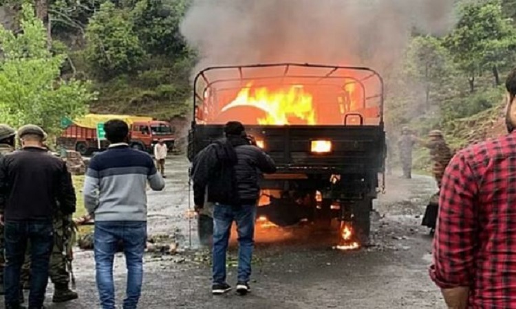 Jammu and Kashmir: पुंछ में सैन्य वाहन पर आतंकियों ने किया था हमला, पांच जवान शहीद