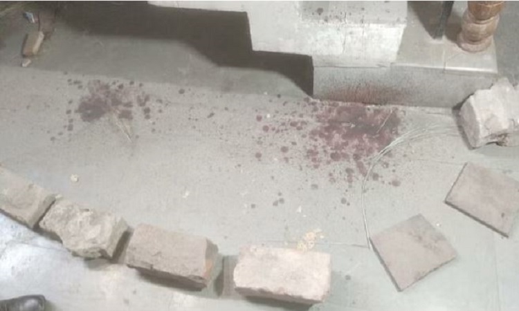 AtIq-Ashraf Murder Case: माफिया अतीक के दफ्तर में मिले खून के धब्बे, चाकू भी बरामद