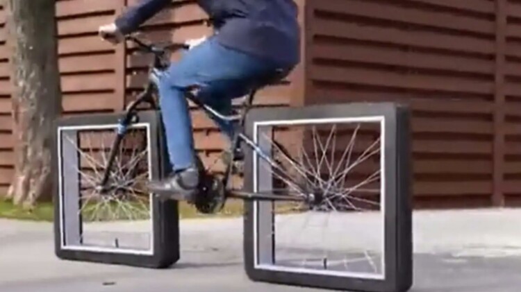 Bicycle With Square Wheels: चार कोने वाली साइकिल देख चकरा जाएगा दिमाग, वायरल हुआ शॉकिंग वीडियो