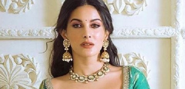 Amyra Dastur Birthday Special: एक्ट्रेस ने 16 साल की उम्र में एक भारतीय मॉडल के रूप में बनाया अपना करियर