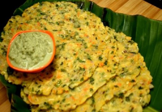 Try Karnataka’s Famous Akki Roti Recipe: चावल के आटे की टेस्टी रोटी, नारियल चटनी और सांभर के साथ करें एंजॉय