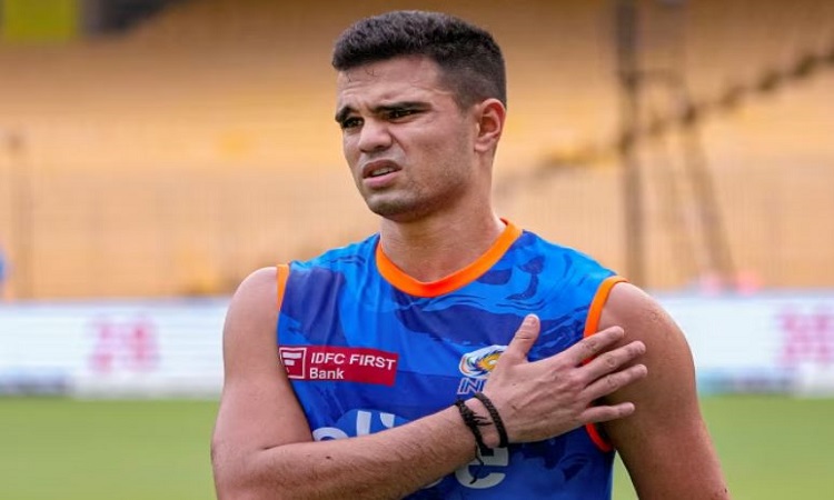 Arjun Tendulkar Viral Video: लखनऊ सुपरजाइंट्स के खिलाफ मैच से पहले अर्जुन तेंदुलकर को कुत्ते ने काटा