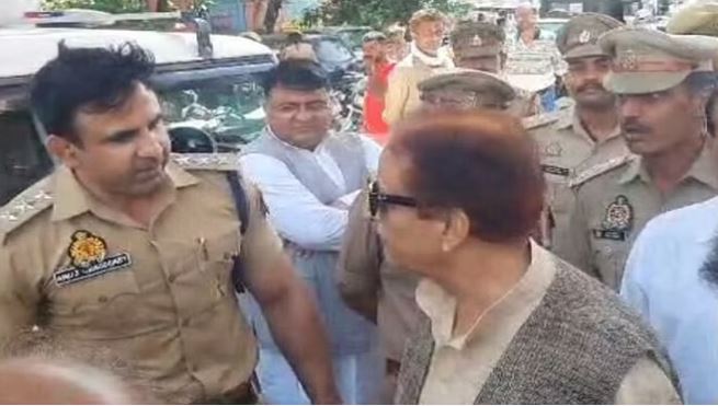 UP News: रामपुर सीओ सिटी से उलझे आजम खान, कहा-अखिलेश का एहसान याद है…पुलिस अधिकारी ने दिया ये जवाब