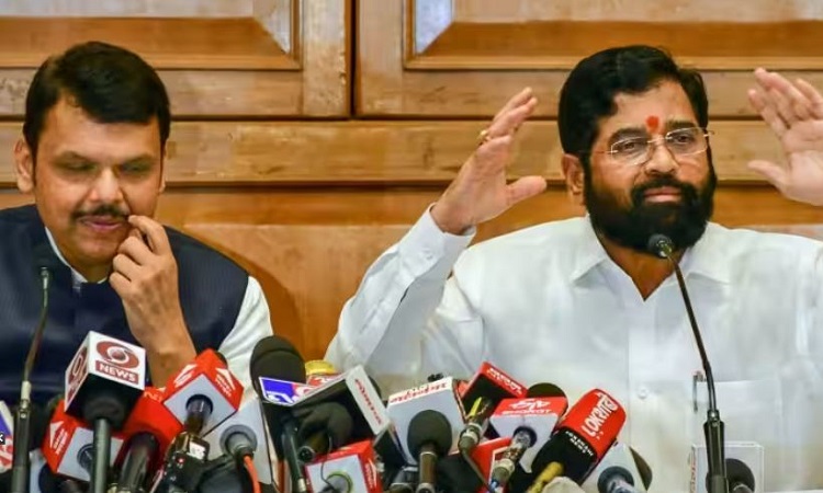 Maharashtra Politics: ‘उद्धव ठाकरे को नैतिकता की बात करना शोभा नहीं देती’…देवेंद्र फडणवीस ने किया पलटवार