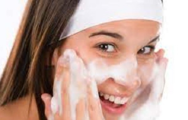 Which Facewash Should Be Used on Which Skin?: चेहरे पर फेसवॉश को यूज करने से पहले जान लें ये बातें