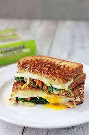 Sandwich Breakfast Recipe: घर पर इस तरह से बनाइए सैंडविच,जाने पूरी रेस्पी