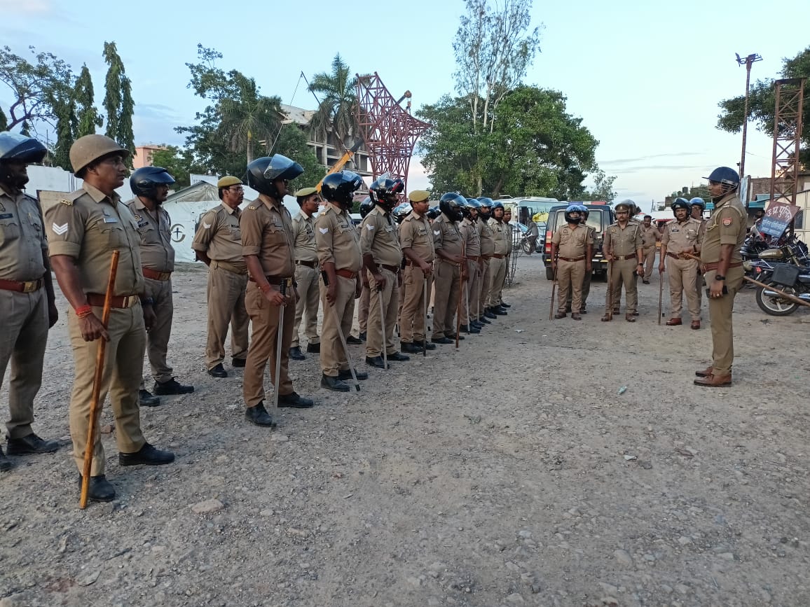 पुलिस ने पैदल मार्च किया,लोगों को दिलाया सुरक्षा का अहसास