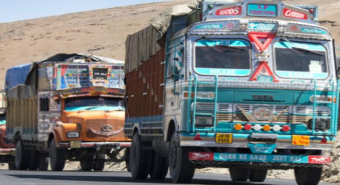 AC Cabins for Truck Drivers : ट्रक ड्राइवरों के लिए केबिन में AC अनिवार्य, नितिन गडकरी का बड़ा ऐलान