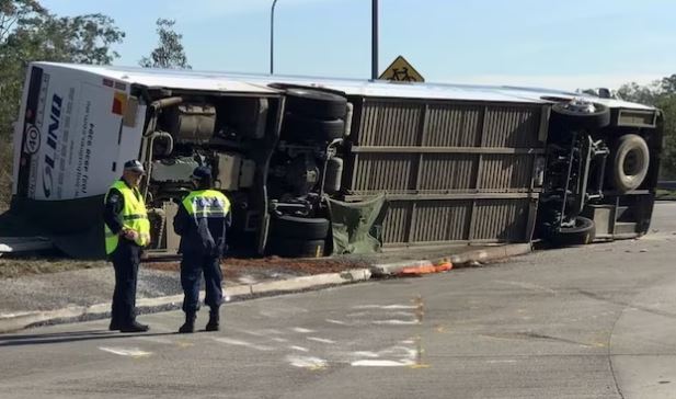 Australia Horrific bus tragedy : ऑस्ट्रेलिया में बारात की बस पलटी, 10 लोगों की मौत, 11 घायल