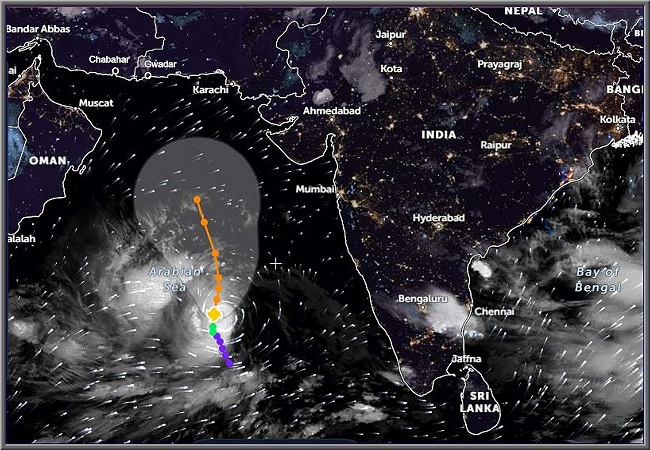 Cyclone Biporjoy : विकराल रूप ले सकता चक्रवाती तूफान ‘बिपरजॉय’, इन राज्यों के लिए खतरे की घंटी