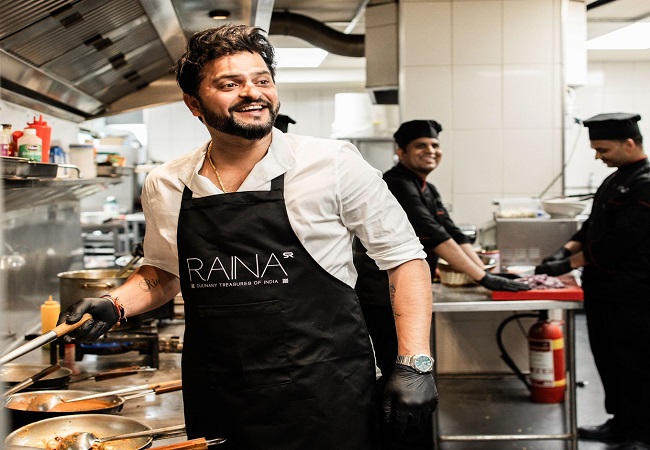 Raina Indian Restaurant : क्रिकेट से संन्यास के बाद सुरेश रैना ने इस देश में खोला रेस्टोरेंट, खाना बनाते हुए फोटोज वायरल