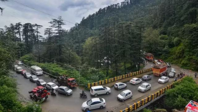 Himachal Pradesh  floods : हिमाचल में बाढ़ के चलते ब्लॉक हुआ पांगी-किलाड़ हाईवे, गैर-जरूरी यात्रा से बचने की एडवाइजरी
