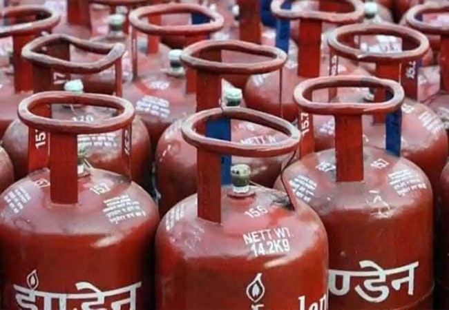 How much has changed in the price of cooking gas cylinder