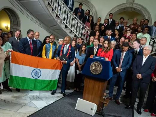 New York Diwali Holiday : न्यूयॉर्क शहर में रोशनी के त्योहार दिवाली पर स्कूलों में होगी छुट्टी, भारतीय समुदाय की बड़ी जीत
