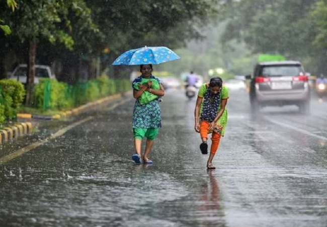 UP Weather News : लखनऊ-कानपुर समेत यूपी के तमाम जिलों में झमाझम बरसेंगे बादल, मौसम विभाग ने जारी किया अलर्ट