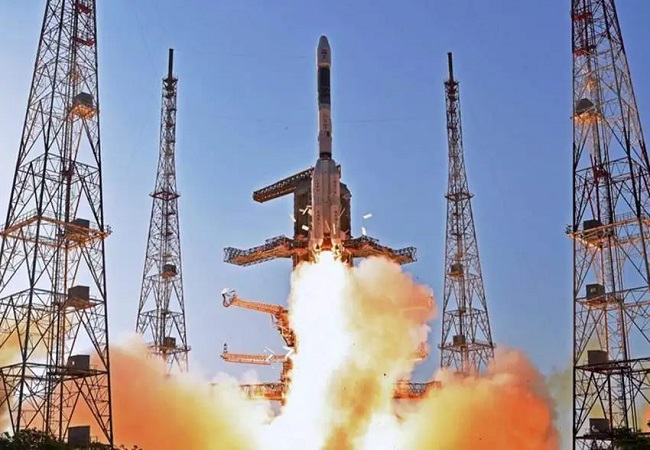 5 June ka Itihas: आज के दिन सबसे भारी रॉकेट GSLV मार्क-3 D-1 का सफल प्रक्षेपण किया गया था