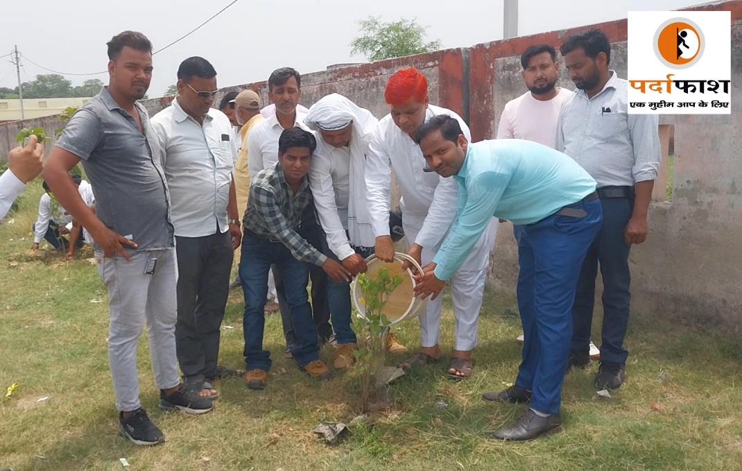 सोनौली मिनी स्टेडियम में चेयरमैन ने पौधारोपण कर पर्यावरण संरक्षण का दिया संदेश