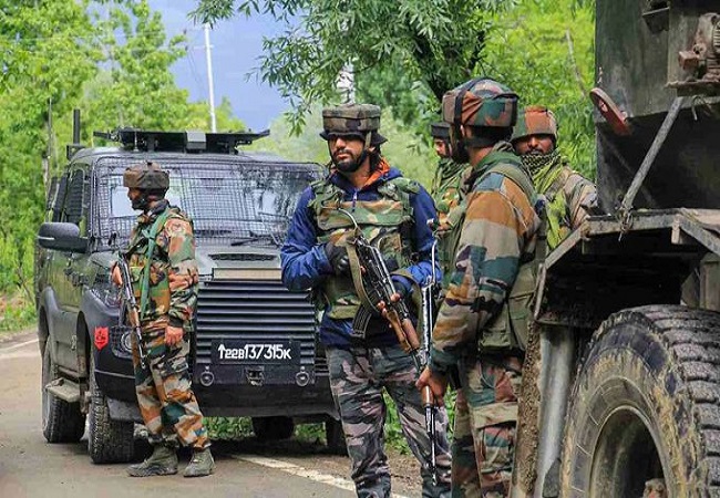 Jammu-Kashmir : सुरक्षाबलों ने मार गिराए 5 पाकिस्तानी आतंकी, सर्च अभियान जारी