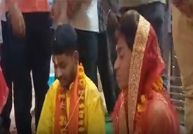 Viral Video: अपने प्यार के लिए मुस्लिम युवक ने अपनाया हिंदू धर्म, फाजिल से अमन बनकर सोनाली के साथ लिए सात फेरे