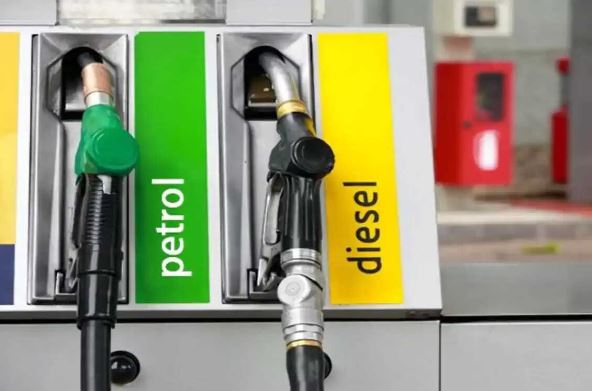 UP Petrol-Diesel Price Hike : मकर संक्रांति पर यूपी के कई शहरों में बढ़े पेट्रोल-डीजल के दाम, यहां चेक करें नई कीमत