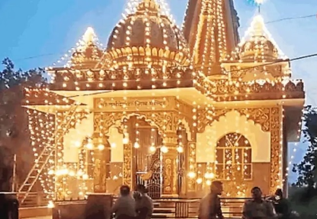 prayagraj temple controversy