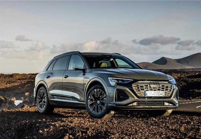 अगस्त में Audi Q8 e-tron होगी लॉन्च, पावरफुल बैटरी के साथ मिलेगी जबरदस्त रेंज