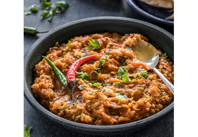 Best Recipe Of Baingan Ka Bharta : ऐसे बनाएं रेस्टोरेंट वाला बैगन का भरता, घर के खाने से हो जाएगा प्यार