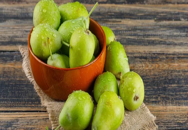 Benefits of Pear: पोषण तत्वों का खजाना है नाशपाती, डायबिटीज और कब्ज में करता है फायदा