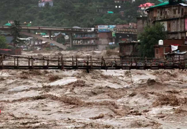 Heavy Rain Alert : 18 राज्यों के 188 जिलों में आफत की बारिश, 574 जिंदगियां खत्म…, दिल्ली में बाढ़ का खतरा, जानें अपने राज्य का हाल