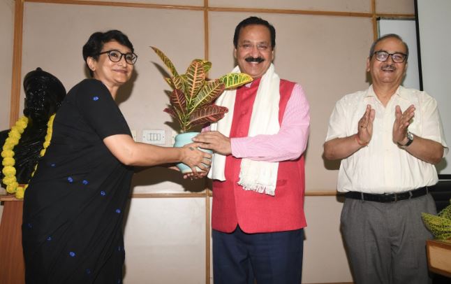 IIMC Prof. (Dr.) Sanjay Dwivedi Farewell Ceremony : आईआईएमसी के विद्यार्थियों के बिना अधूरी है भारतीय पत्रकारिता : प्रो. द्विवेदी