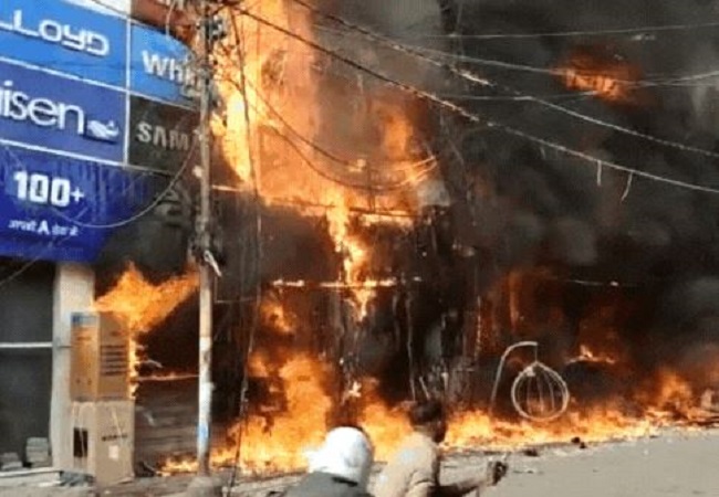 Fierce fire in Jhansi's electronic showroom