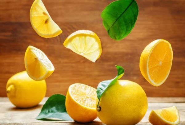 Lemon intake : सेहत के लिए नींबू है अचूक, पोषक तत्वों का खजाना है