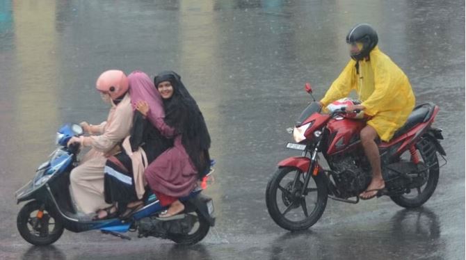 UP Weather Update : यूपी के इन जिलों में शाम तक मौसम विभाग ने भारी ​बारिश व वज्रपात की चेतावनी जारी की