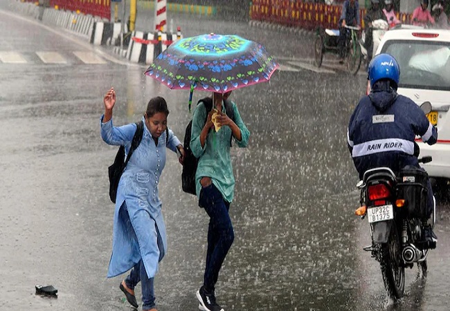 UP heavy Rain Warning: उत्तर प्रदेश के इन जिलों में भारी बारिश की चेतावनी, सभी DM को मौसम विभाग ने जारी किया पत्र