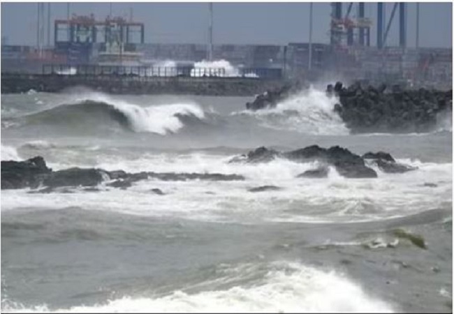 Cyclone Alert : बंगाल की खाड़ी में सक्रिय हुआ चक्रवाती तूफान, इन 12 राज्‍यों में भारी बारिश का अलर्ट जारी