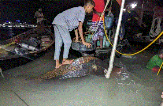 Bangladesh Boat Capsized : ढाका के इस नदी में बड़ा हादसा,नाव पलटने से चार लोगों की मौत, कई लापता